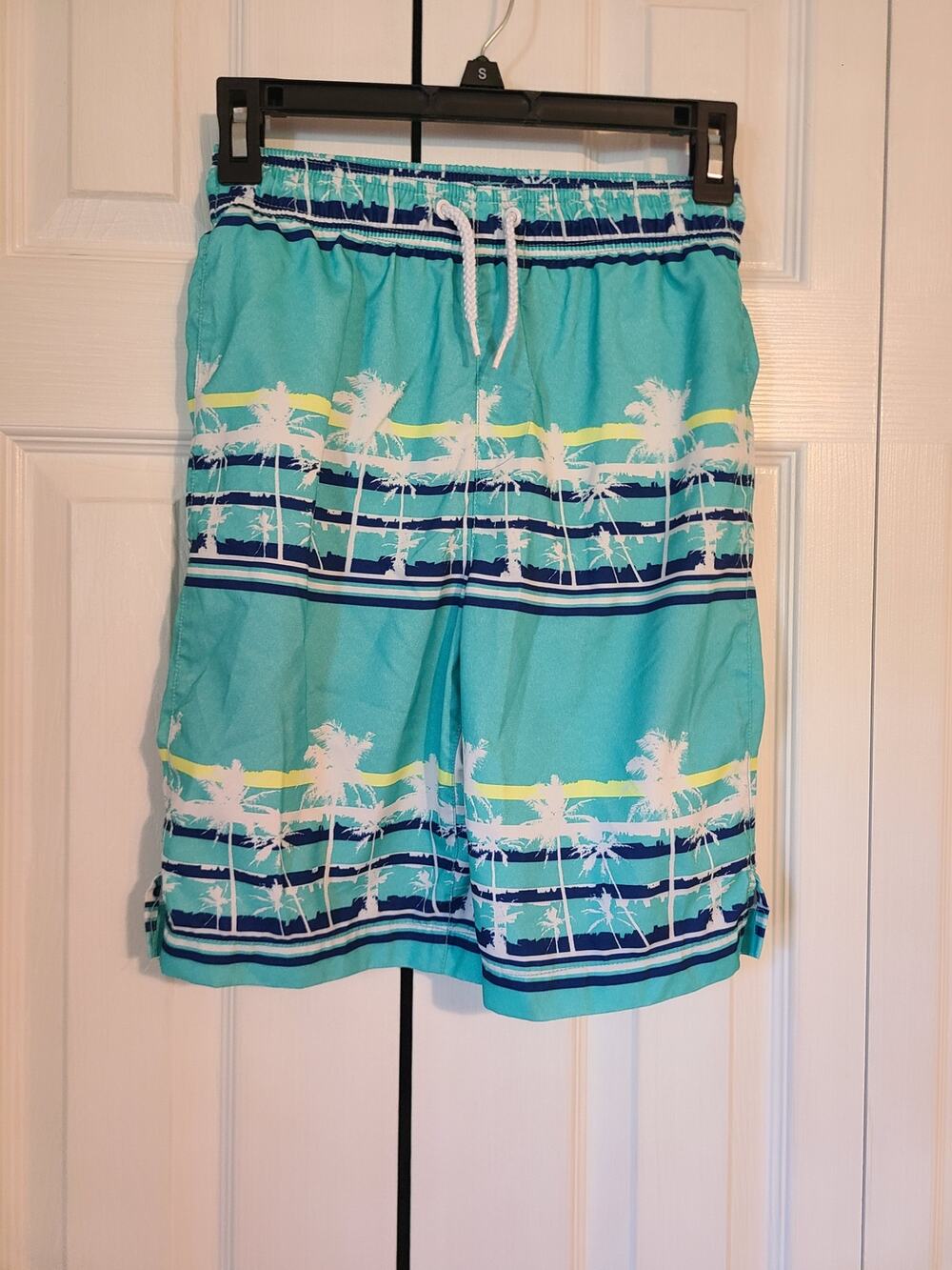 Place Sport large 10/12 boys swimming trunks with liner